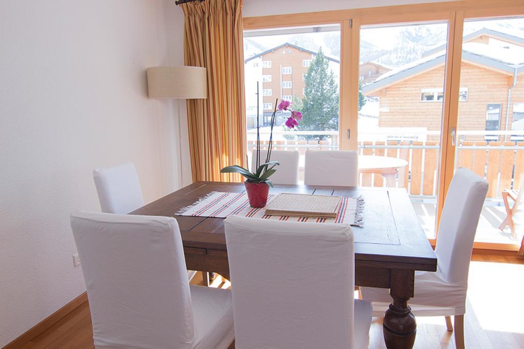 Chalet Haus Perla Saas Fee Szoba fotó